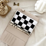 Dashboard I Titelblatt I Checkered A6 mit Spruch