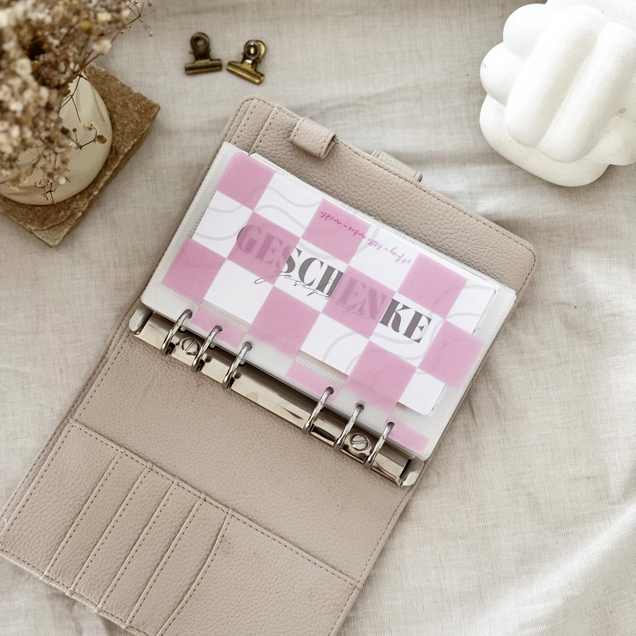 Dashboard I Titelblatt I Checkered A6 mit Spruch